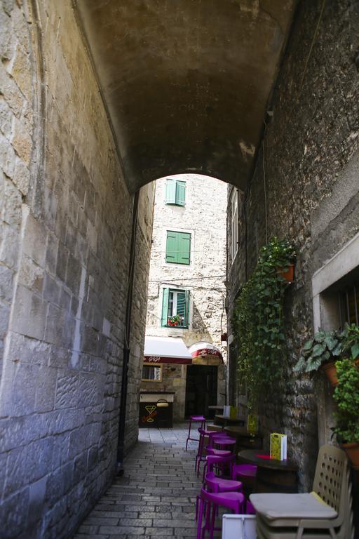 Lucena Apartment Split